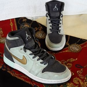 Nike Air Jordan Retro High GG Mint Sneakers